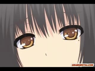 Japānieši anime skolniece izpaužas saspiežot viņai bumbulīši un pirksts