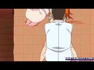 Japanska hentai blir massagen i henne anala och fittor av doktorn